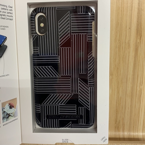 Ideal of Sweden Iphone X case New in open box Geometric pattern black and white - Picture 3 of 4